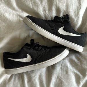 Black Nike SB Street Sneakers